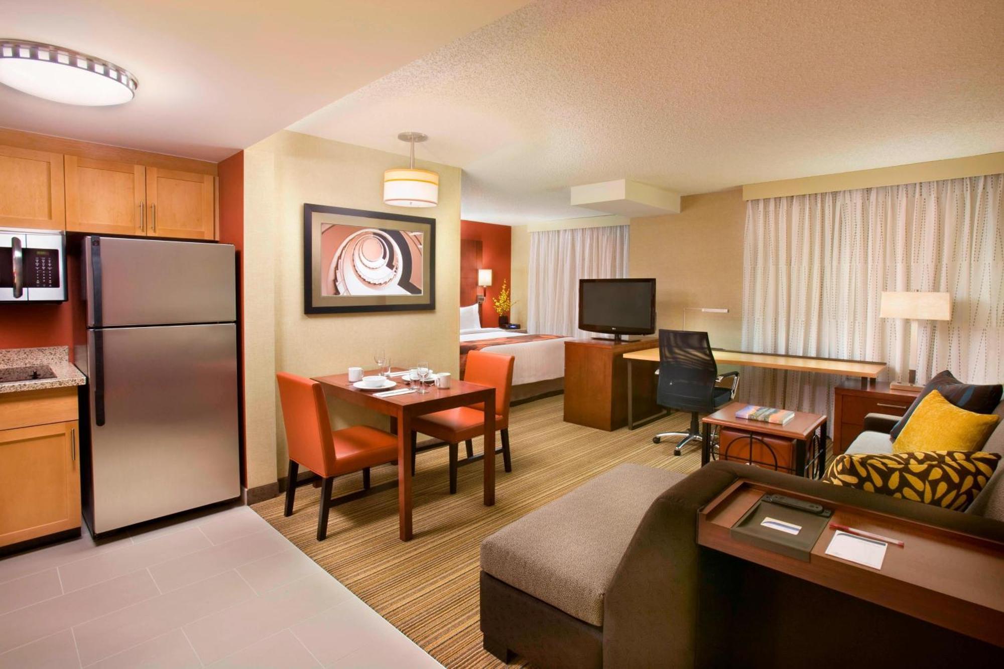 Residence Inn By Marriott Calgary Airport Εξωτερικό φωτογραφία